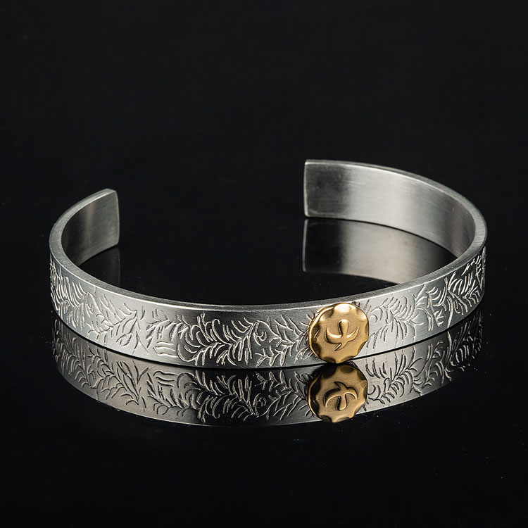 Fashion engraved flower stainless steel cuff bracelet latest design